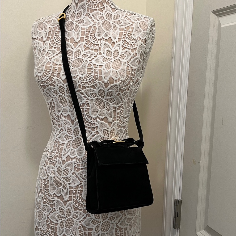 Salvatore Ferragamo Black Vara Bow Crossbody Bag EUC - Picture 4 of 15